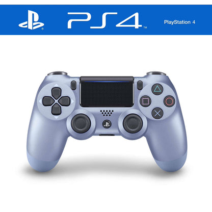Glänzend hellblauer Sony PlayStation 4-Controller mit ergonomischem Design und reaktionsschnellen Tasten für ein verbessertes Spielerlebnis.